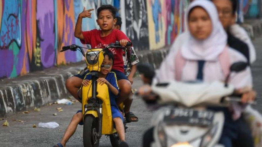Indonesia hối thúc cấm xe đạp điện trên đường công cộng do tai nạn tăng đột biến